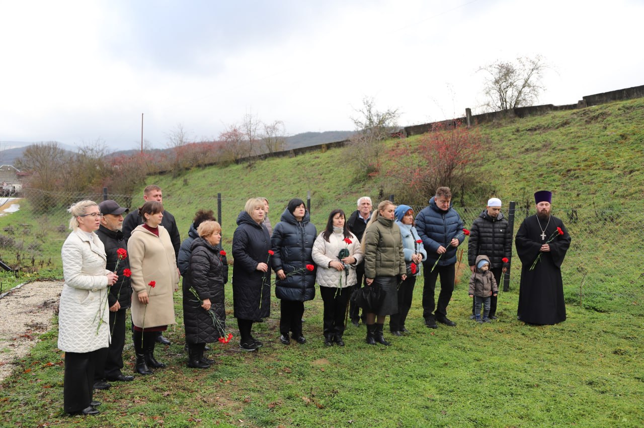 Анжелика Ястребова: В Бахчисарайском районе почтили память жителей сожжённых и уничтоженных сел в годы нацистской оккупации Крыма Анжелика Ястребова: В Бахчисарайском районе почтили память жителей сожжённых и уничтоженных сел в годы нацистской оккупации Крыма