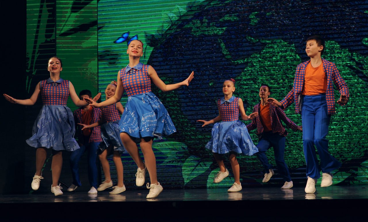 11 декабря 2025 года в Крымскотатарском государственном академическом музыкально-драматическом театре, состоялась торжественная церемония награждения победителей V юбилейного дистанционного конкурса видеопрезентаций... 11 декабря 2025 года в Крымскотатарском государственном академическом музыкально-драматическом театре, состоялась торжественная церемония награждения победителей V юбилейного дистанционного конкурса видеопрезентаций...