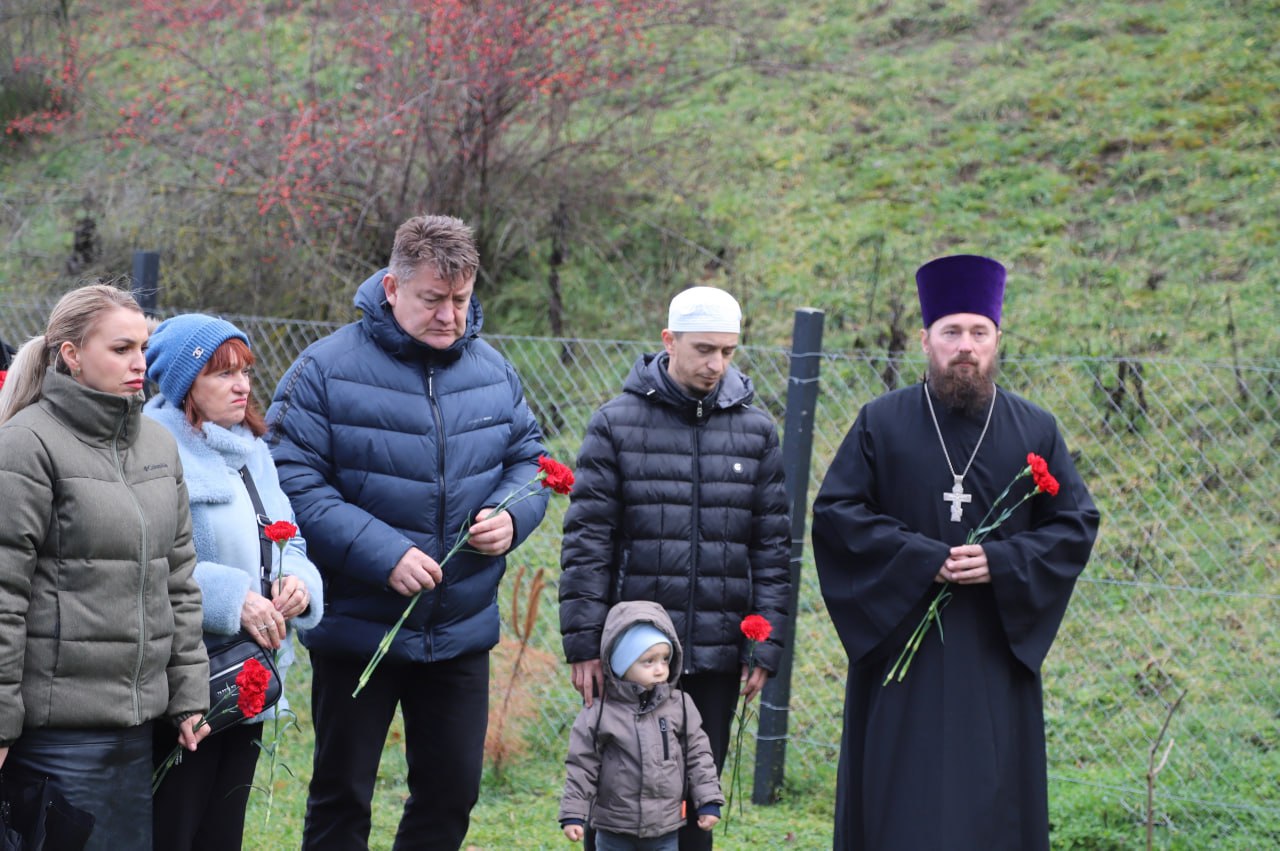 Анжелика Ястребова: В Бахчисарайском районе почтили память жителей сожжённых и уничтоженных сел в годы нацистской оккупации Крыма Анжелика Ястребова: В Бахчисарайском районе почтили память жителей сожжённых и уничтоженных сел в годы нацистской оккупации Крыма