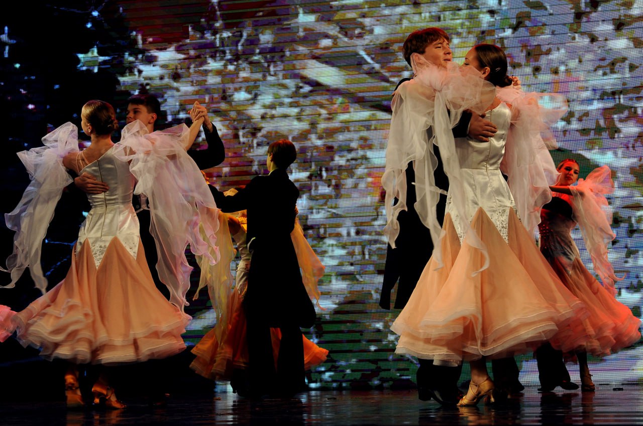 11 декабря 2025 года в Крымскотатарском государственном академическом музыкально-драматическом театре, состоялась торжественная церемония награждения победителей V юбилейного дистанционного конкурса видеопрезентаций... 11 декабря 2025 года в Крымскотатарском государственном академическом музыкально-драматическом театре, состоялась торжественная церемония награждения победителей V юбилейного дистанционного конкурса видеопрезентаций...