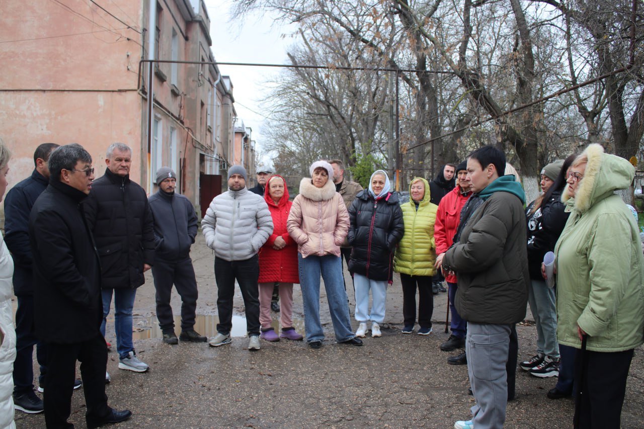 Владимир Ким: Сегодня с коллегами провели встречу с жильцами многоквартирных домов на улице Геологической Владимир Ким: Сегодня с коллегами провели встречу с жильцами многоквартирных домов на улице Геологической