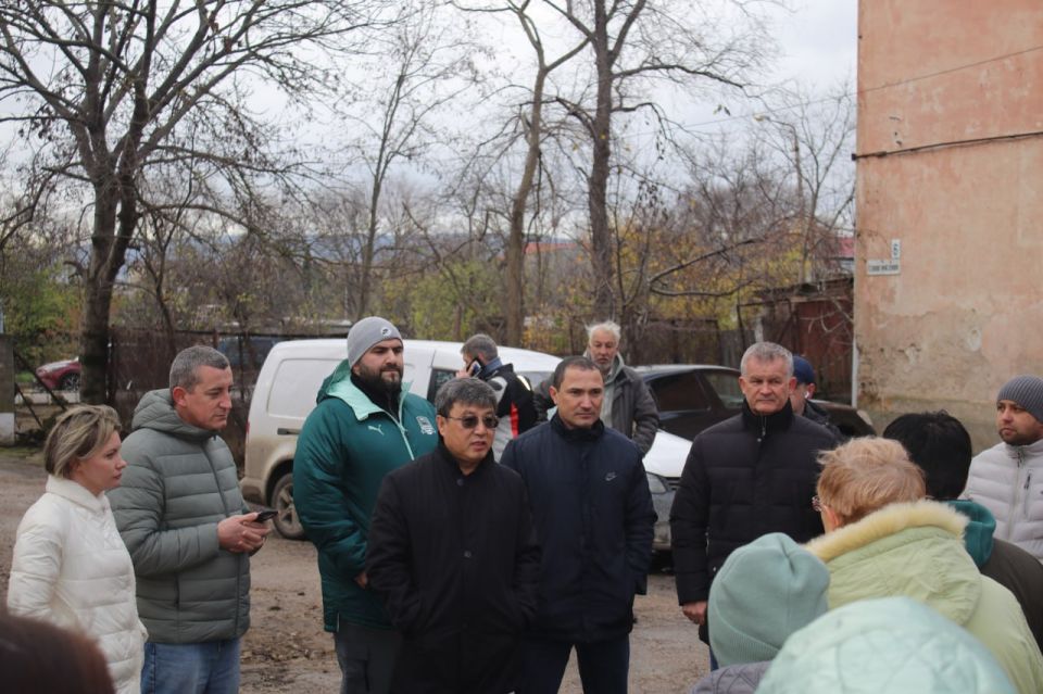 Владимир Ким: Сегодня с коллегами провели встречу с жильцами многоквартирных домов на улице Геологической