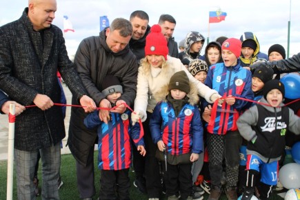 Игорь Крутьков: Друзья свершилось!!!. Сегодня вместе с Министром спорта Крыма Ольгой Торубаровой принял участие в торжественном открытии великолепного футбольного поля в селе Чистополье