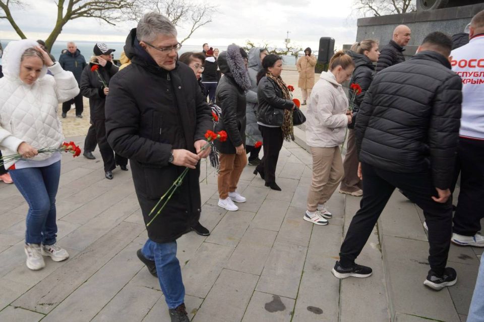 Ольга Торубарова: В рамках второго дня семинара-практикума «Мы вместе» для руководителей муниципальных городов и районов в сфере физической культуры и спорта состоялась церемония возложения цветов Ольга Торубарова: В рамках второго дня семинара-практикума «Мы вместе» для руководителей муниципальных городов и районов в сфере физической культуры и спорта состоялась церемония возложения цветов