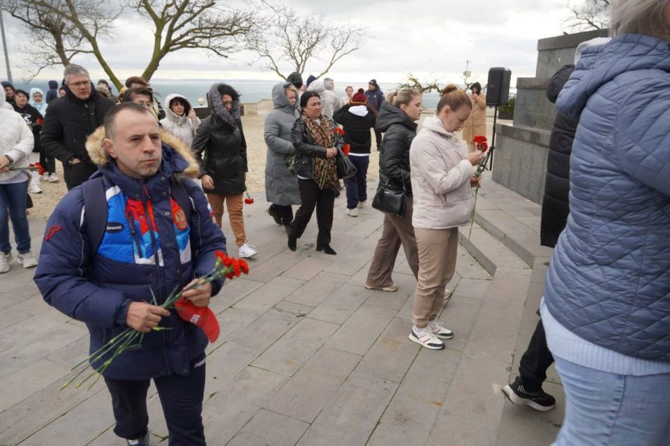 Ольга Торубарова: В рамках второго дня семинара-практикума «Мы вместе» для руководителей муниципальных городов и районов в сфере физической культуры и спорта состоялась церемония возложения цветов Ольга Торубарова: В рамках второго дня семинара-практикума «Мы вместе» для руководителей муниципальных городов и районов в сфере физической культуры и спорта состоялась церемония возложения цветов