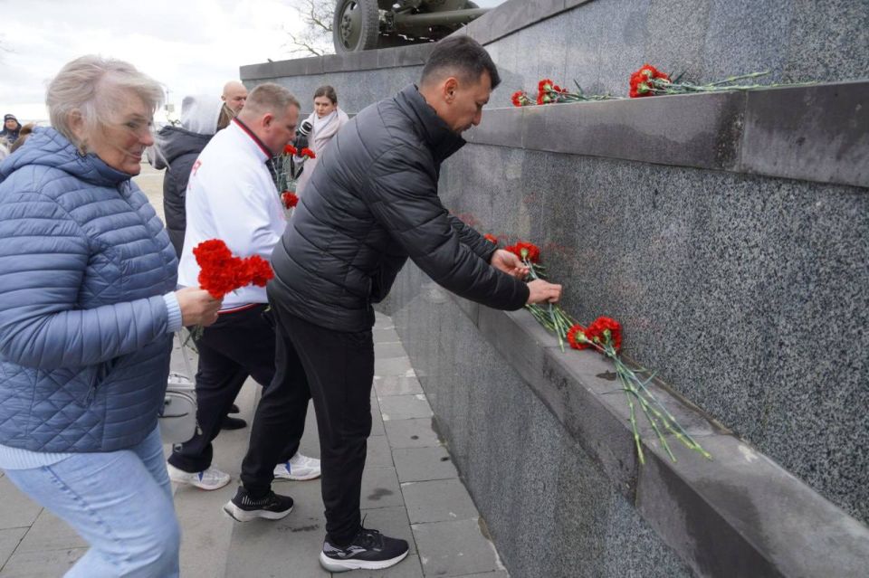 Ольга Торубарова: В рамках второго дня семинара-практикума «Мы вместе» для руководителей муниципальных городов и районов в сфере физической культуры и спорта состоялась церемония возложения цветов Ольга Торубарова: В рамках второго дня семинара-практикума «Мы вместе» для руководителей муниципальных городов и районов в сфере физической культуры и спорта состоялась церемония возложения цветов