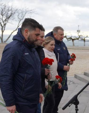 Ольга Торубарова: В рамках второго дня семинара-практикума «Мы вместе» для руководителей муниципальных городов и районов в сфере физической культуры и спорта состоялась церемония возложения цветов Ольга Торубарова: В рамках второго дня семинара-практикума «Мы вместе» для руководителей муниципальных городов и районов в сфере физической культуры и спорта состоялась церемония возложения цветов