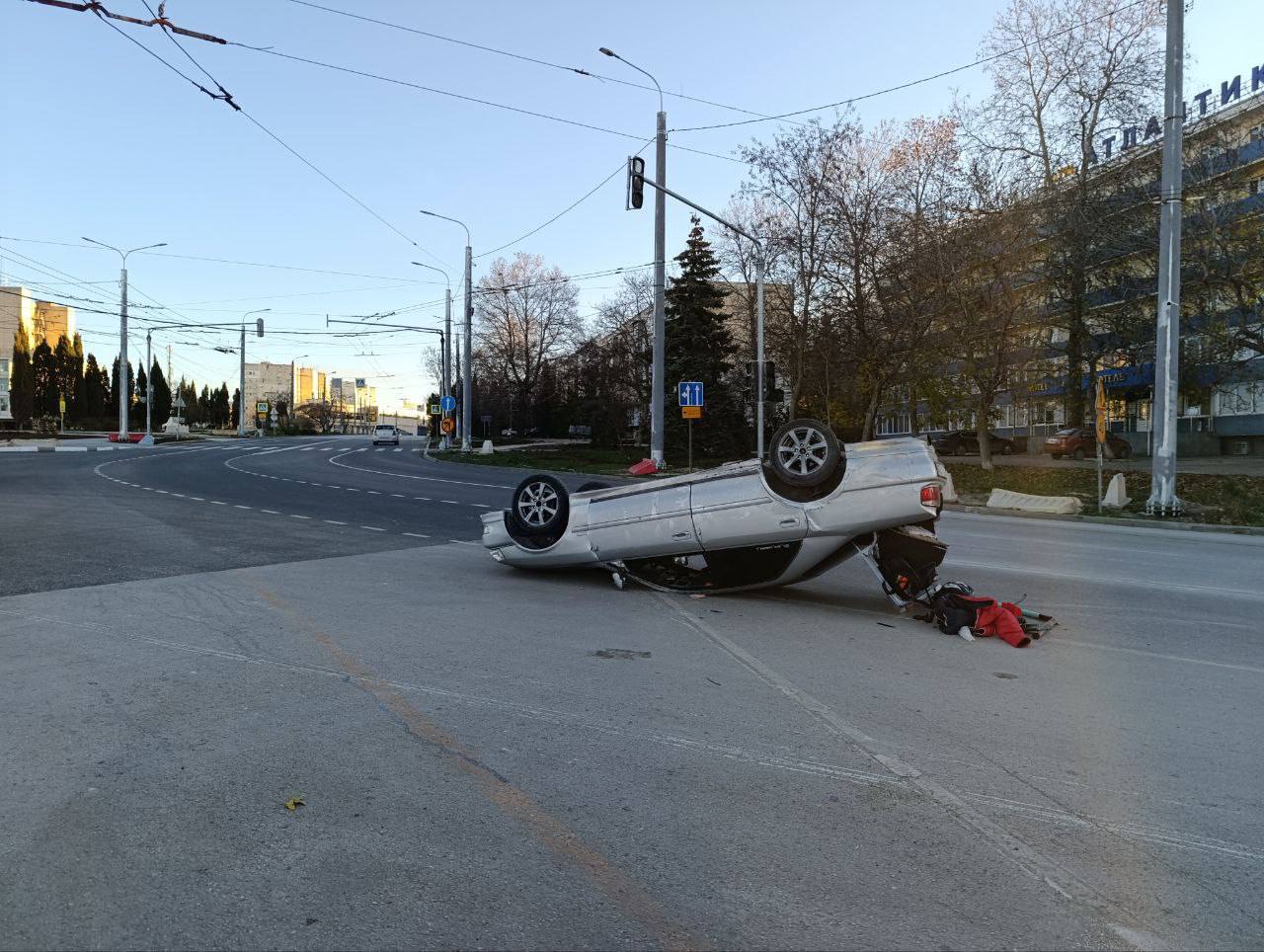 В Севастополе разыскивают виновника утреннего ДТП В Севастополе разыскивают виновника утреннего ДТП