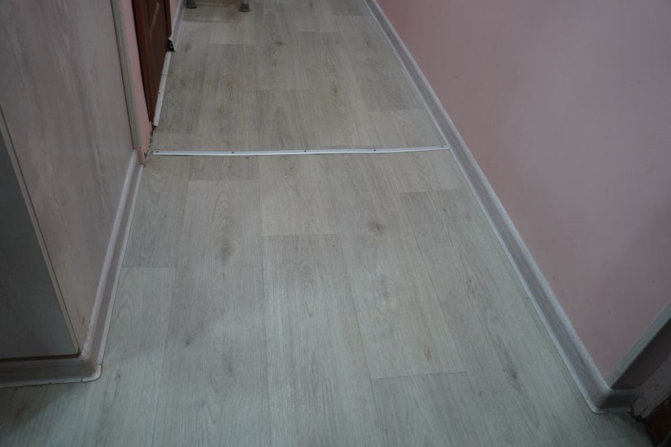 Глава администрации Керчи Олег Каторгин совместно с врио генерального директора Регионального фонда капремонта РК Андреем Вороньковым провели встречу с керчанкой, проживающей по ул. Орджоникидзе, 62 Глава администрации Керчи Олег Каторгин совместно с врио генерального директора Регионального фонда капремонта РК Андреем Вороньковым провели встречу с керчанкой, проживающей по ул. Орджоникидзе, 62