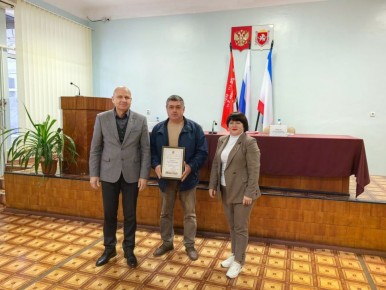 Александр Харламов: Сегодня провел аппаратное совещание по социально значимым вопросам района с руководителями структурных подразделений администрации, районного совета, организаций и служб Советского района с участием...