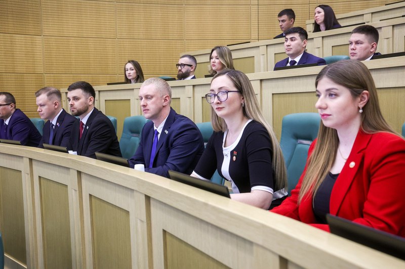 Екатерина Алтабаева: Сегодня в Совете Федерации состоялось заседание Палаты молодых законодателей, под руководством заместителя Председателя СФ Инны Святенко Екатерина Алтабаева: Сегодня в Совете Федерации состоялось заседание Палаты молодых законодателей, под руководством заместителя Председателя СФ Инны Святенко