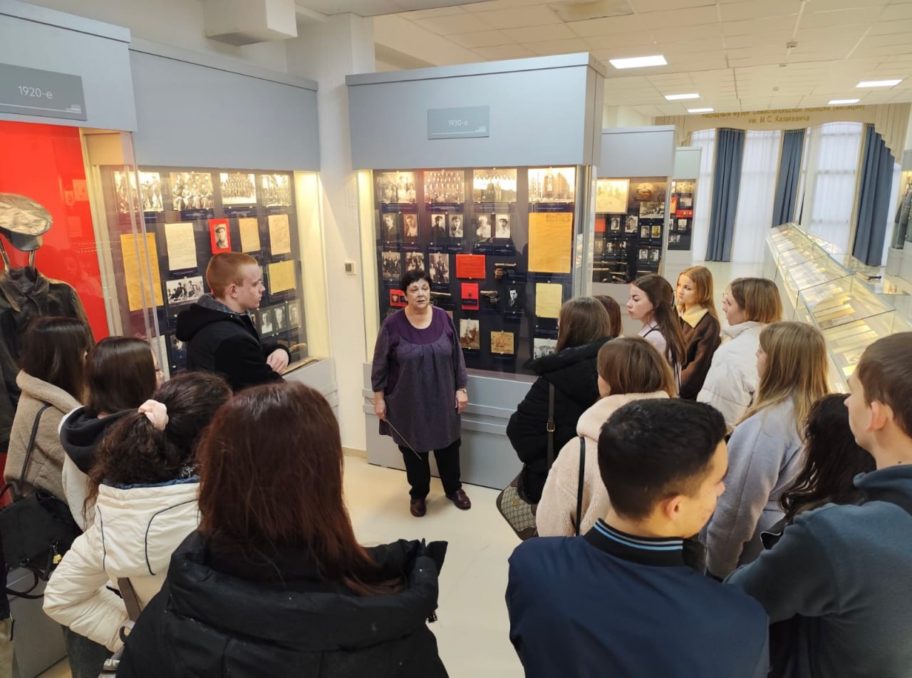 Патриотизм начинается с памяти: полиция Севастополя знакомит молодежь с героическими страницами прошлого Патриотизм начинается с памяти: полиция Севастополя знакомит молодежь с героическими страницами прошлого