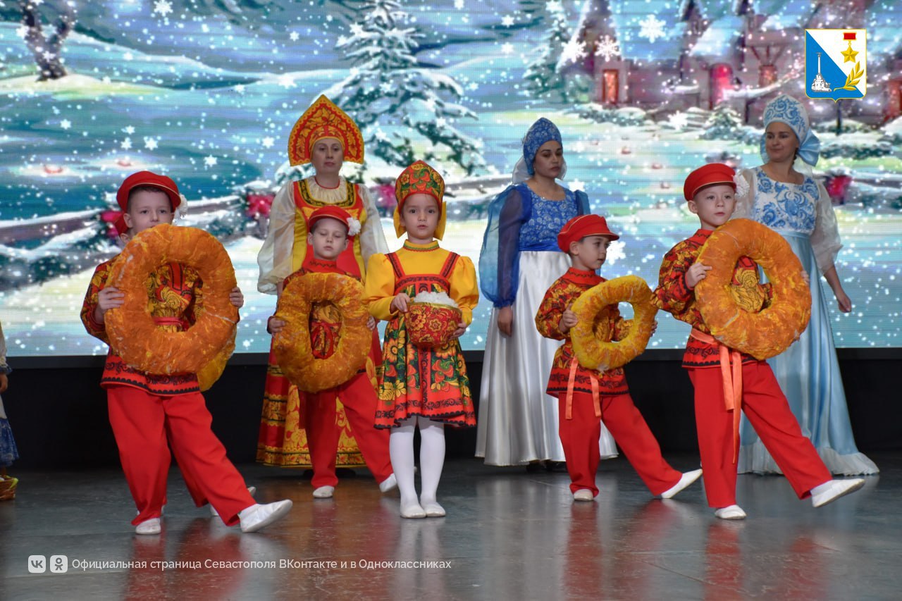 Во дворце детского и юношеского творчества подвели итоги семейного конкурса «Рождественская звезда» Во дворце детского и юношеского творчества подвели итоги семейного конкурса «Рождественская звезда»