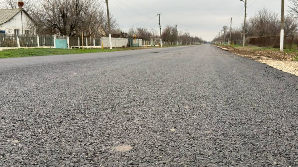 Антон Кравец: Благодаря программе Российской Федерации "Развитие транспортно-дорожного комплекса Республики Крым ", направленной на улучшение качества автомобильных дорог на территории полуострова, в нашем районе ведутся... Антон Кравец: Благодаря программе Российской Федерации "Развитие транспортно-дорожного комплекса Республики Крым ", направленной на улучшение качества автомобильных дорог на территории полуострова, в нашем районе ведутся...