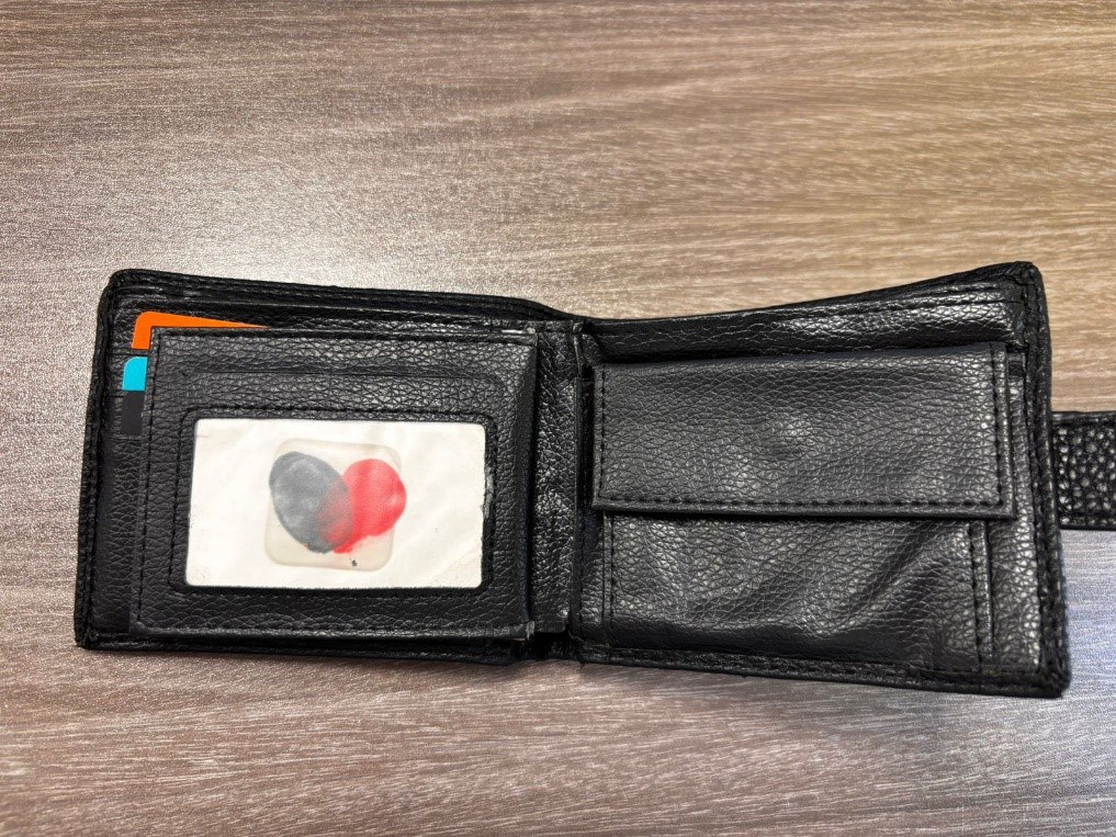 В Симферопольском районе полицейские вернули украденные деньги молодому человеку