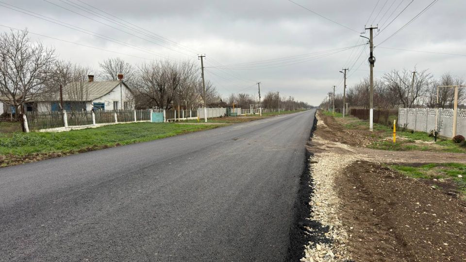 Антон Кравец: Благодаря программе Российской Федерации "Развитие транспортно-дорожного комплекса Республики Крым ", направленной на улучшение качества автомобильных дорог на территории полуострова, в нашем районе ведутся... Антон Кравец: Благодаря программе Российской Федерации "Развитие транспортно-дорожного комплекса Республики Крым ", направленной на улучшение качества автомобильных дорог на территории полуострова, в нашем районе ведутся...