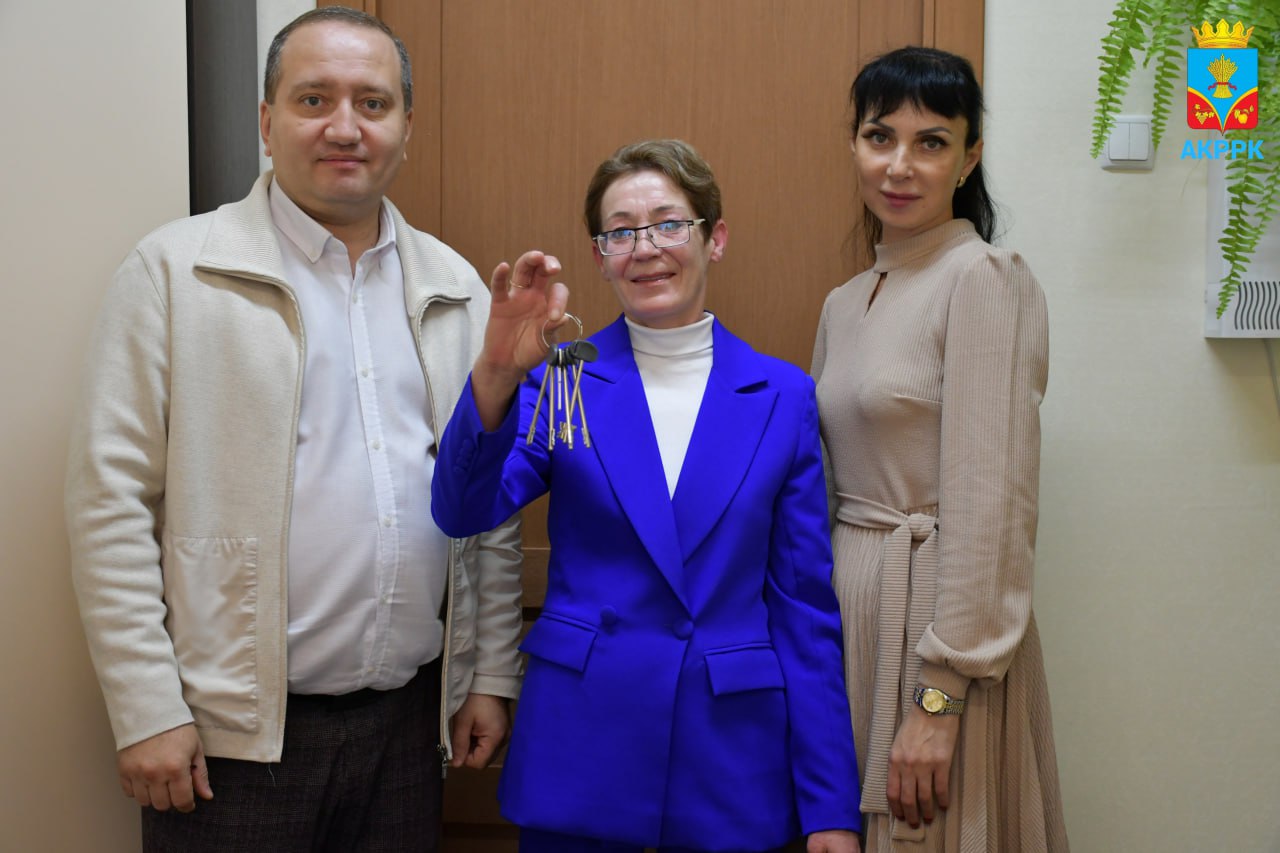 Сегодня два красногвардейца, из числа детей – сирот, Назар Ушаков и Максим Иванов, стали счастливыми обладателями собственных квартир! Это не просто квадратные метры, это начало нового, самостоятельного этапа в их жизни... Сегодня два красногвардейца, из числа детей – сирот, Назар Ушаков и Максим Иванов, стали счастливыми обладателями собственных квартир! Это не просто квадратные метры, это начало нового, самостоятельного этапа в их жизни...