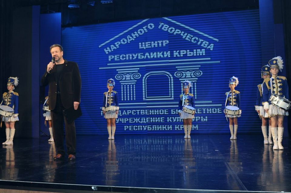 11 декабря в г. Симферополе в Крымскотатарском государственном академическом театре состоялось знаковое мероприятие - гала-концерт творческих коллективов Республики Крым, посвящённый 5-летнему юбилею дистанционного конкурса... 11 декабря в г. Симферополе в Крымскотатарском государственном академическом театре состоялось знаковое мероприятие - гала-концерт творческих коллективов Республики Крым, посвящённый 5-летнему юбилею дистанционного конкурса...