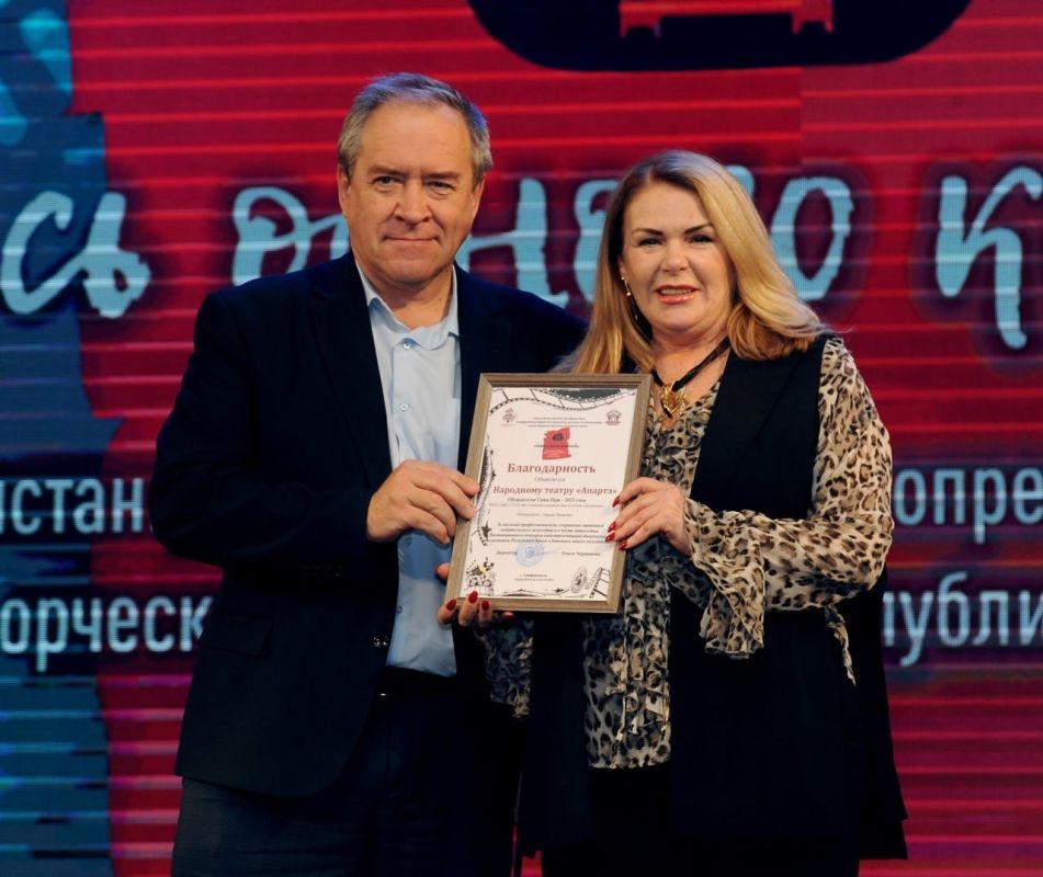 11 декабря в г. Симферополе в Крымскотатарском государственном академическом театре состоялось знаковое мероприятие - гала-концерт творческих коллективов Республики Крым, посвящённый 5-летнему юбилею дистанционного конкурса... 11 декабря в г. Симферополе в Крымскотатарском государственном академическом театре состоялось знаковое мероприятие - гала-концерт творческих коллективов Республики Крым, посвящённый 5-летнему юбилею дистанционного конкурса...