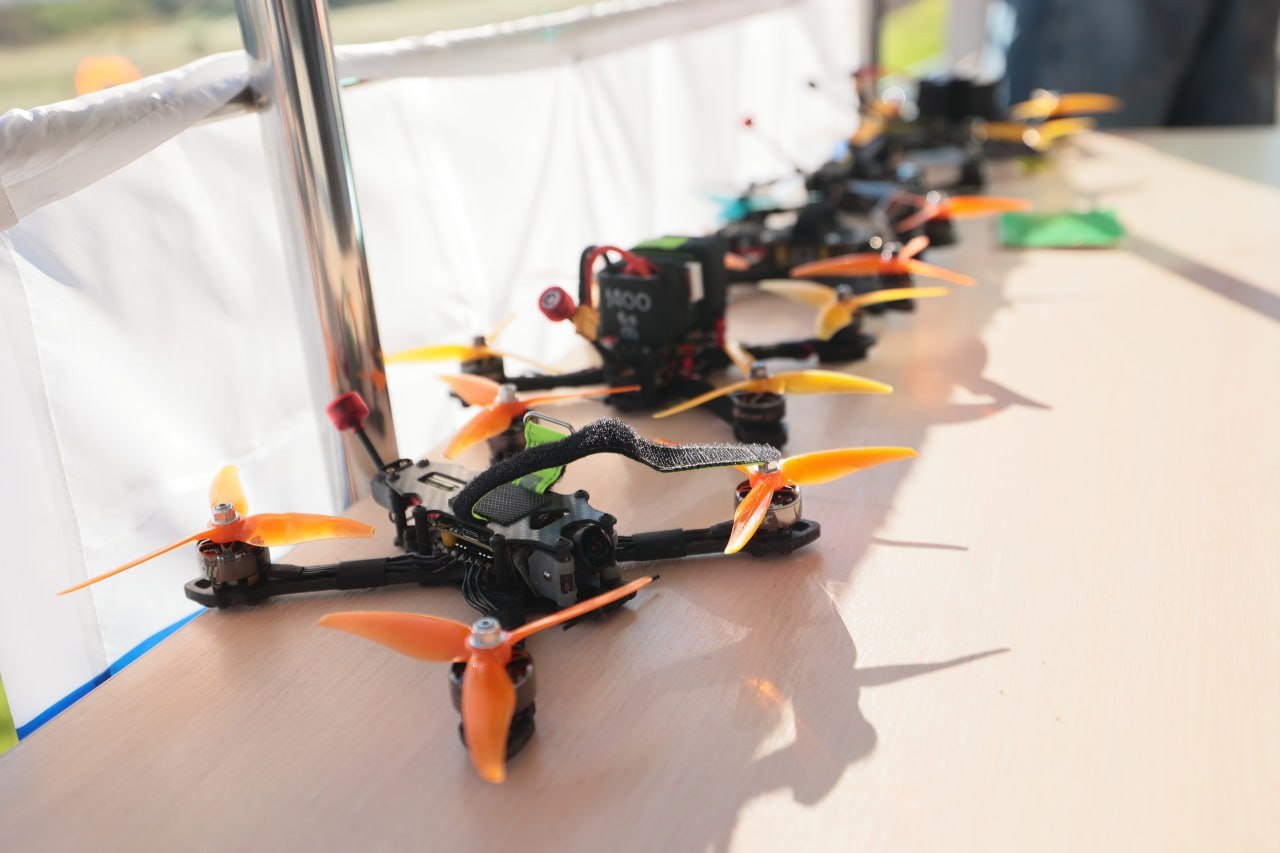 Изобретали для игры, а может спасать человеческие жизни: в Севастополе школьник создал уникальный дрон Изобретали для игры, а может спасать человеческие жизни: в Севастополе школьник создал уникальный дрон