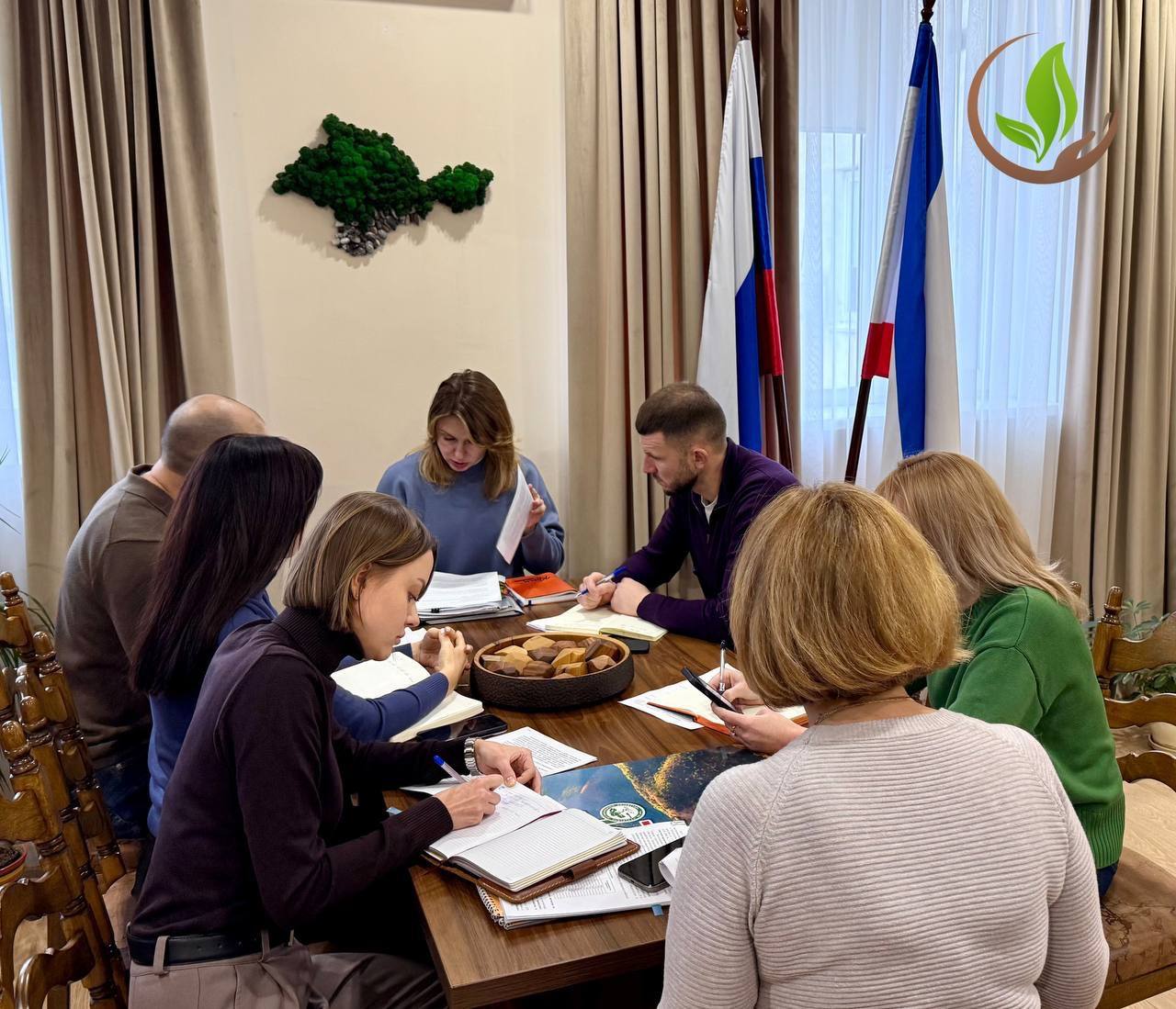 Ольга Шевцова: Рабочую неделю начинаю с аппаратного совещания с участием моих заместителей и руководителей структурных подразделений Ольга Шевцова: Рабочую неделю начинаю с аппаратного совещания с участием моих заместителей и руководителей структурных подразделений