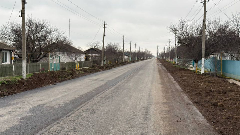 Антон Кравец: Благодаря программе Российской Федерации "Развитие транспортно-дорожного комплекса Республики Крым ", направленной на улучшение качества автомобильных дорог на территории полуострова, в нашем районе ведутся... Антон Кравец: Благодаря программе Российской Федерации "Развитие транспортно-дорожного комплекса Республики Крым ", направленной на улучшение качества автомобильных дорог на территории полуострова, в нашем районе ведутся...