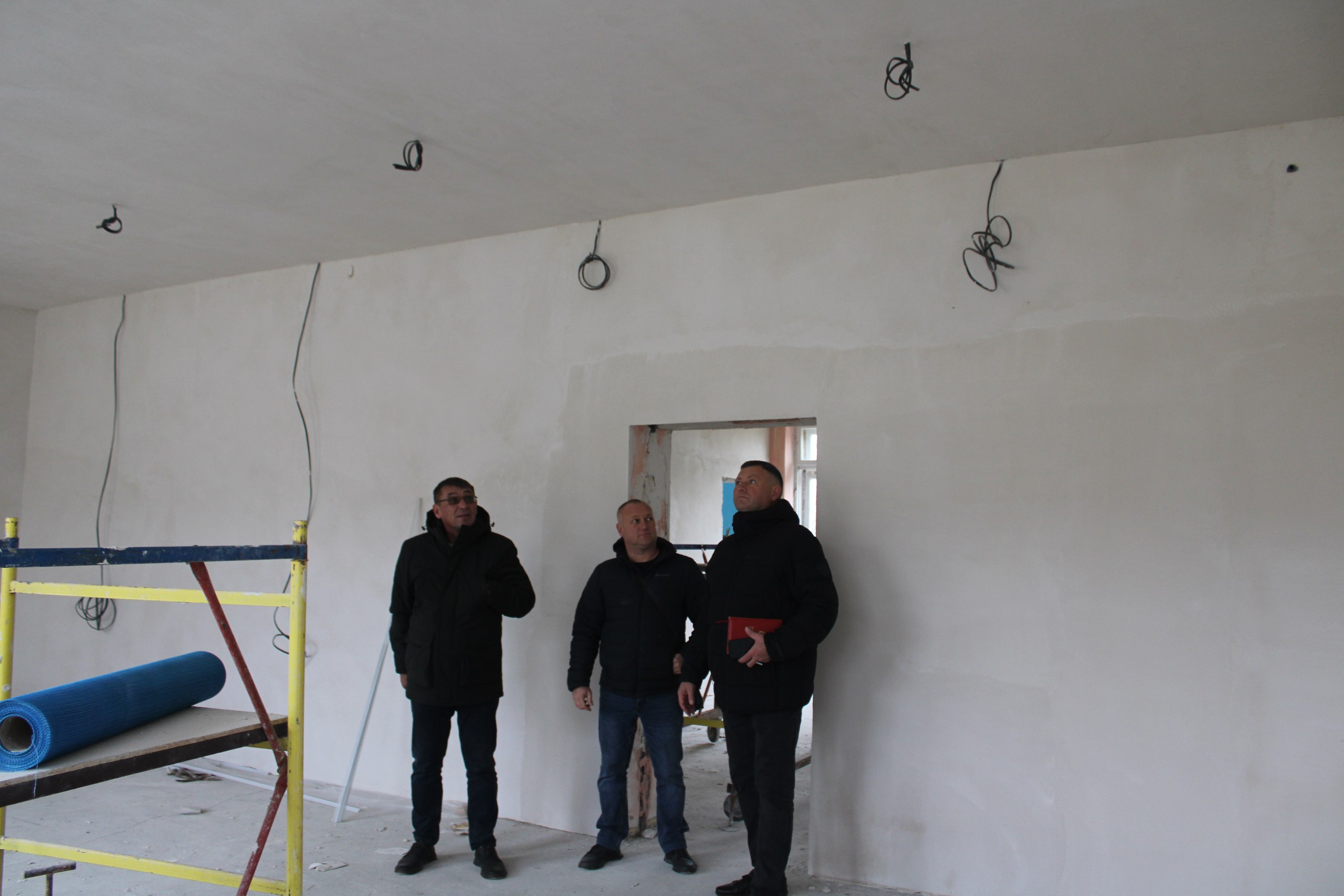 Игорь Крутьков: Под контролем находятся работы по капитальному ремонту детского сада №1 в поселке Ленино Игорь Крутьков: Под контролем находятся работы по капитальному ремонту детского сада №1 в поселке Ленино