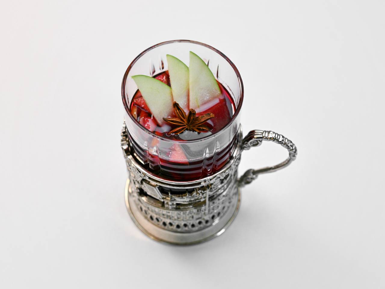 В поездах «Гранд Сервис Экспресс» появилось новогоднее меню В поездах «Гранд Сервис Экспресс» появилось новогоднее меню