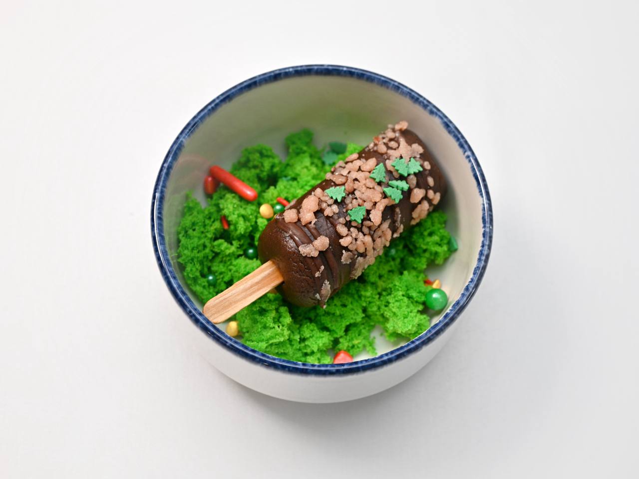 В поездах «Гранд Сервис Экспресс» появилось новогоднее меню В поездах «Гранд Сервис Экспресс» появилось новогоднее меню