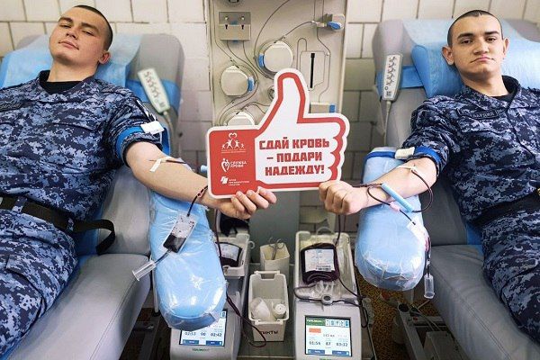 В донорской акции приняли участие росгвардейцы в Ялте