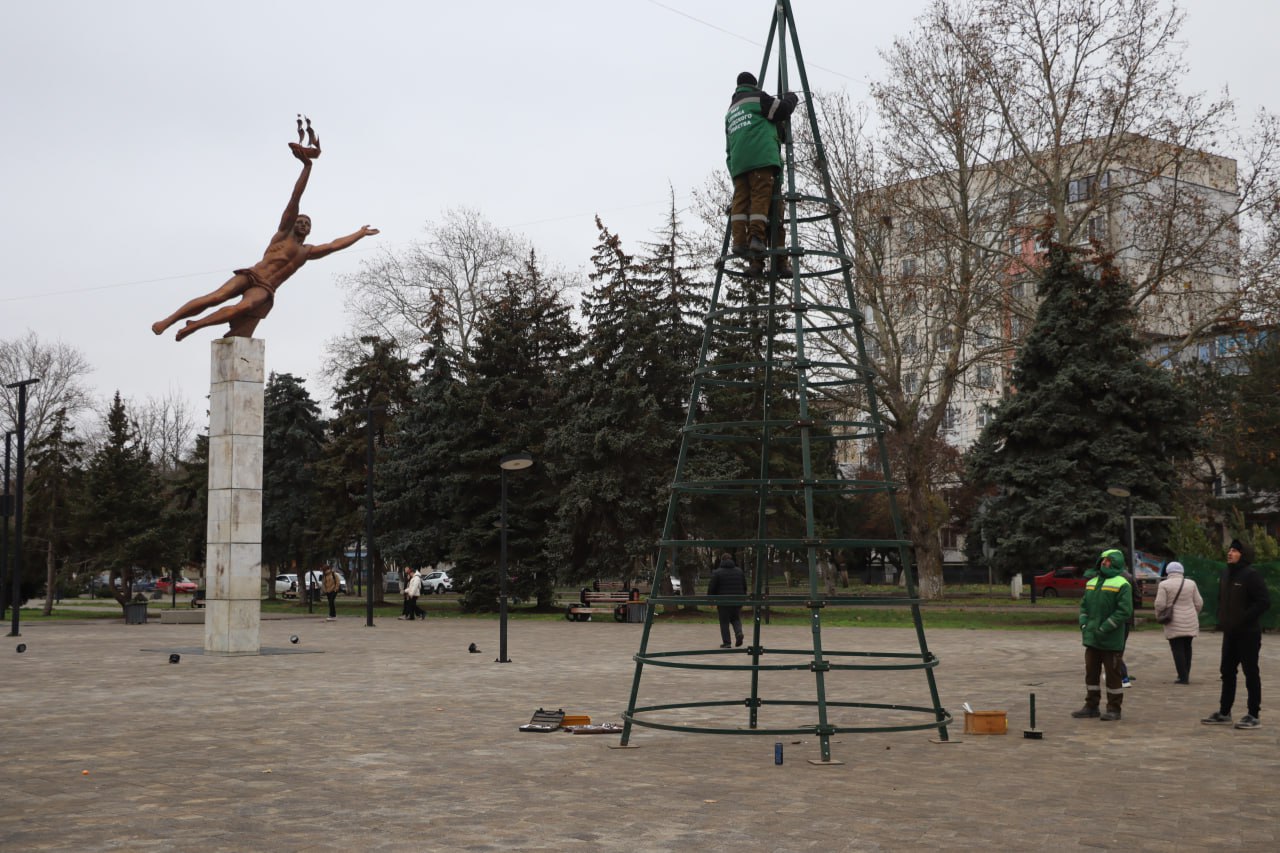 Керчь готовится к Новому году Керчь готовится к Новому году