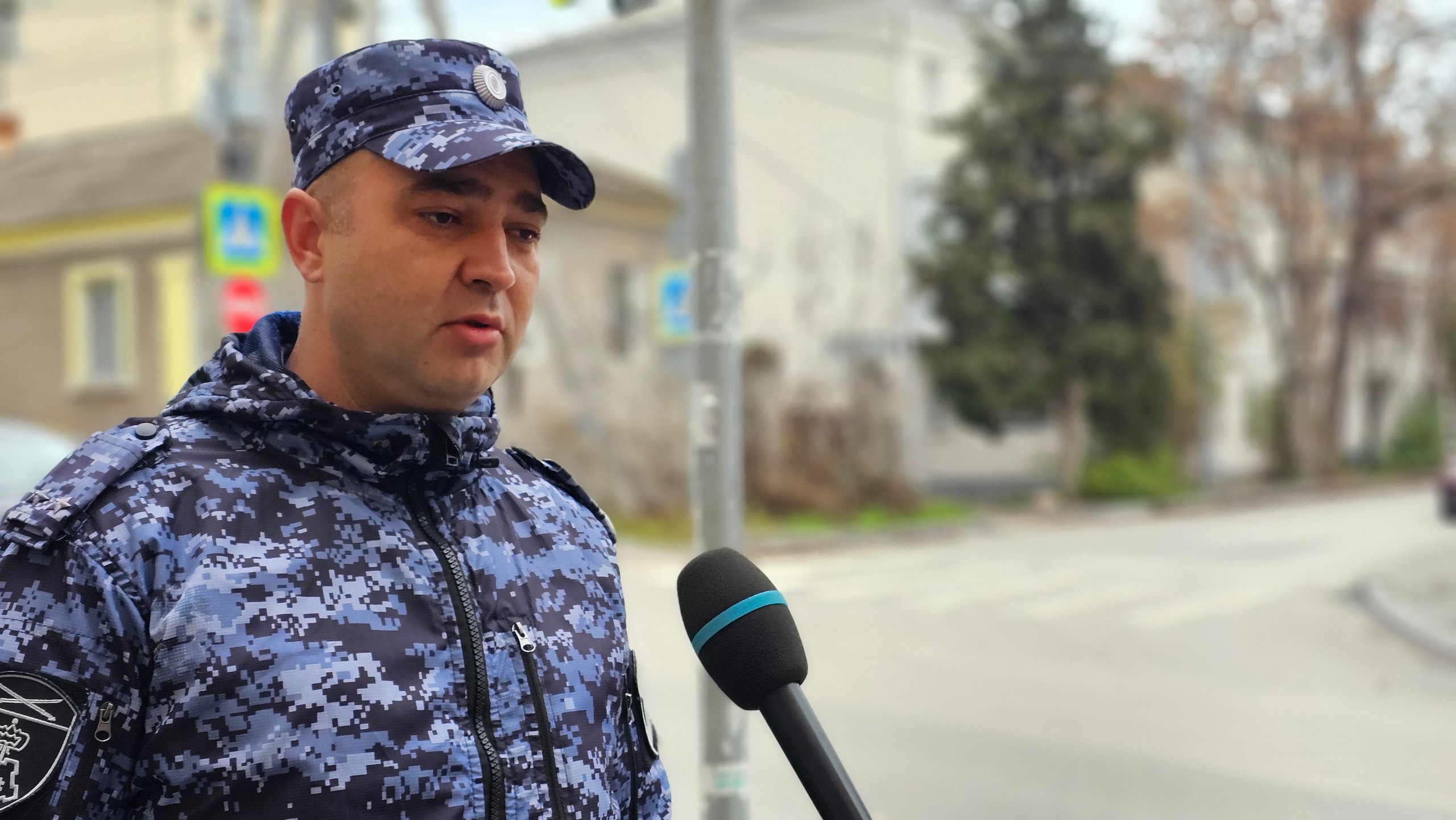 Журналистам новостного портала «ForPost», рассказали о тревожных кнопках на общественном транспорте