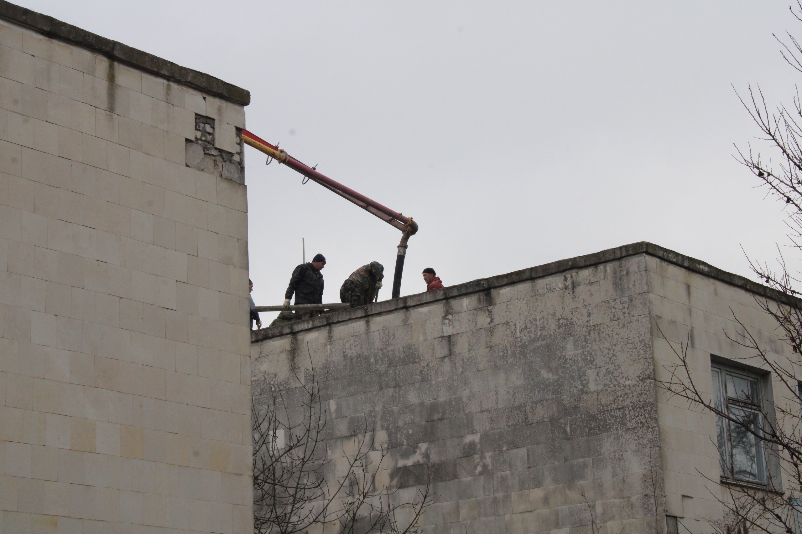 Игорь Крутьков: Под контролем находятся работы по капитальному ремонту детского сада №1 в поселке Ленино Игорь Крутьков: Под контролем находятся работы по капитальному ремонту детского сада №1 в поселке Ленино