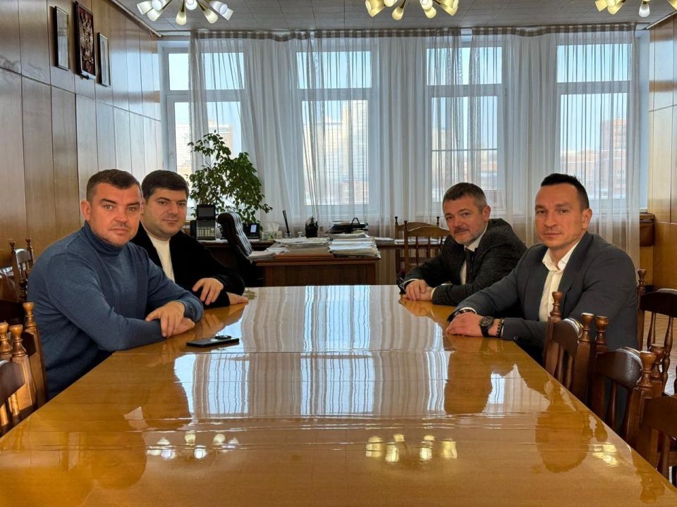 Министр промышленности и торговли Республики Крым Анушаван Агаджанян с рабочим визитом посетил Новосибирскую область Министр промышленности и торговли Республики Крым Анушаван Агаджанян с рабочим визитом посетил Новосибирскую область