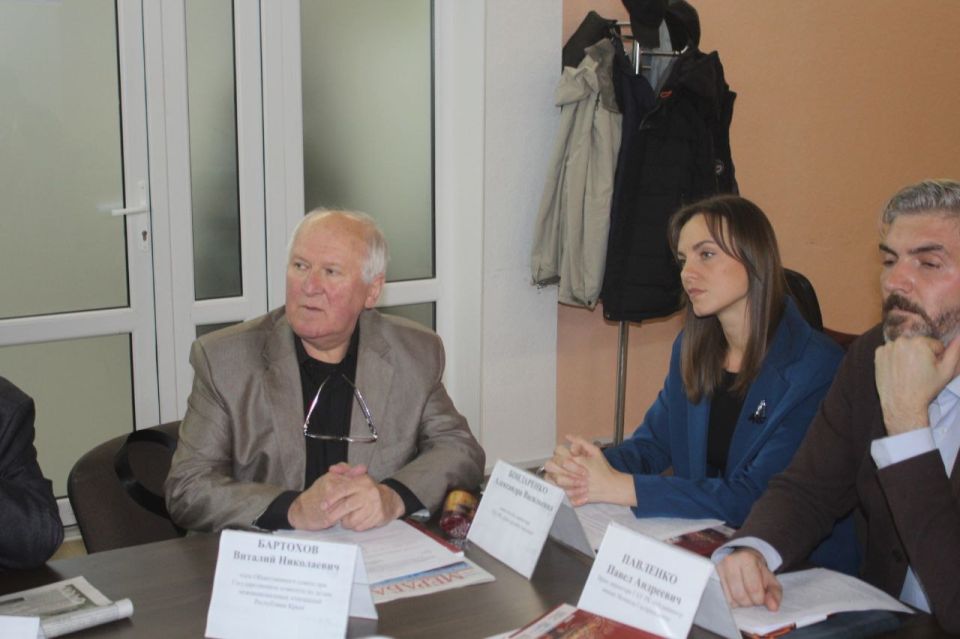В Госкомнаце Крыма состоялось заседание Общественного совета при Госкомнаце Крыма В Госкомнаце Крыма состоялось заседание Общественного совета при Госкомнаце Крыма