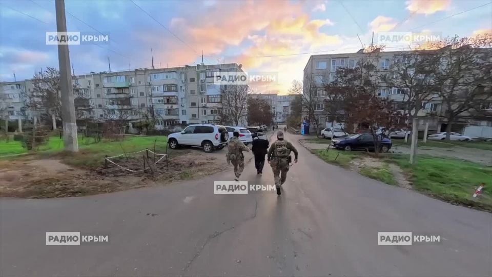 В Керчи задержали пенсионера СБУ за призывы к нанесению ударов БПЛА по Красной площади