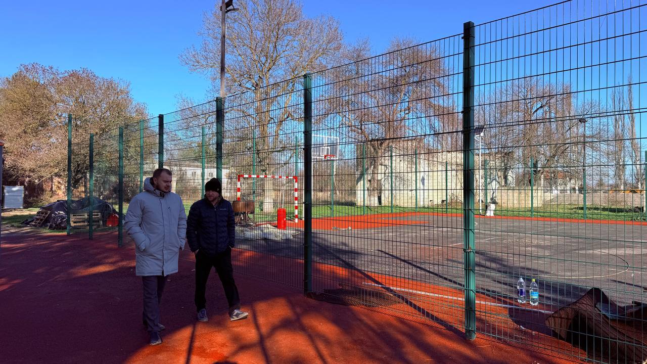 Антон Кравец: В ходе рабочего визита в с.Ивановка совместно с главой местного поселения Николаем Шарафеевым осмотрели общественные территории