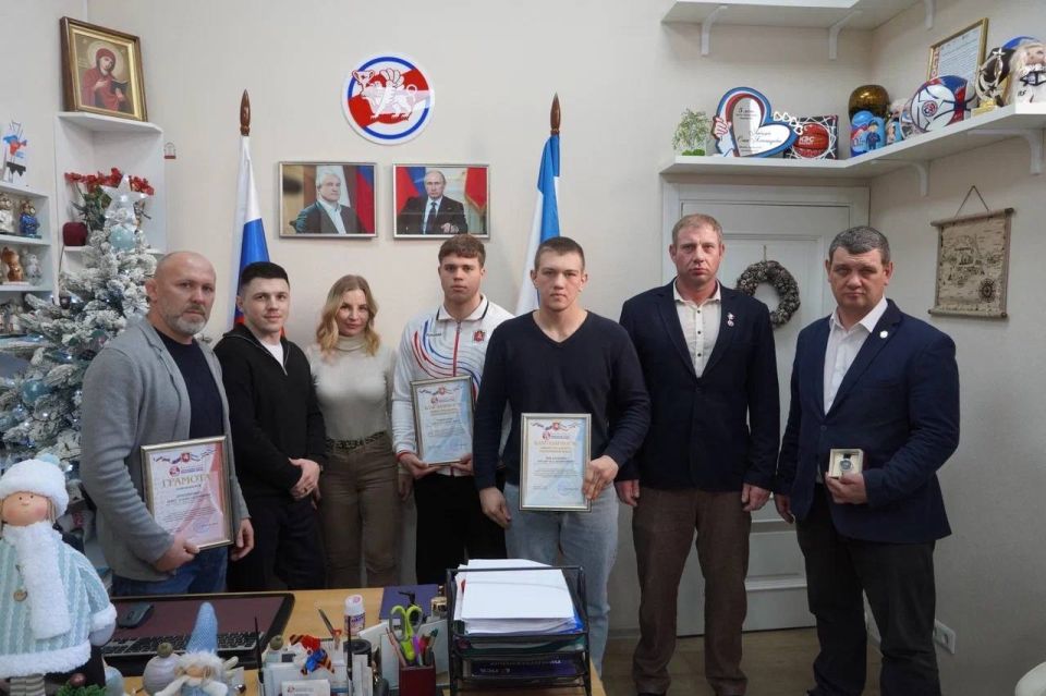 Ольга Торубарова: Крымские спортсмены и тренеры по сумо отмечены ведомственными наградами Ольга Торубарова: Крымские спортсмены и тренеры по сумо отмечены ведомственными наградами