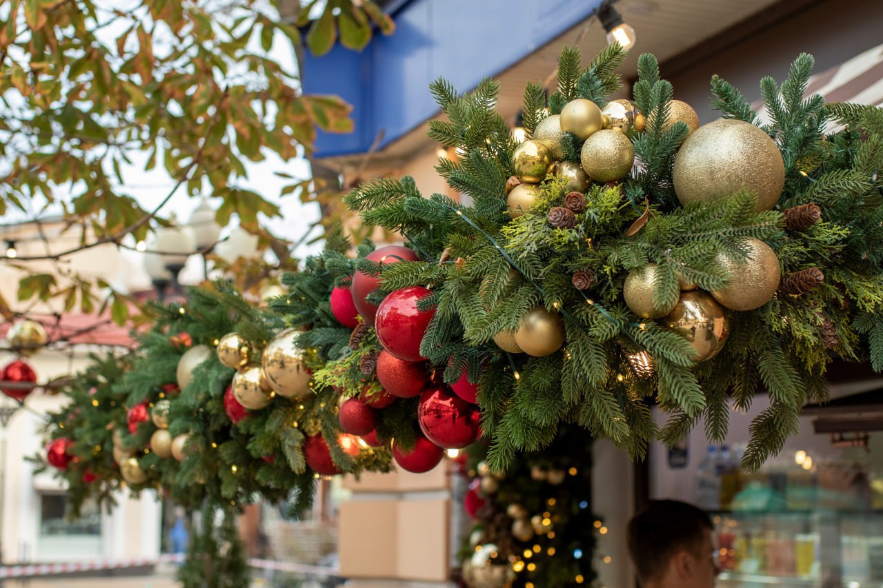 Симферополь готовится к Новому году Симферополь готовится к Новому году