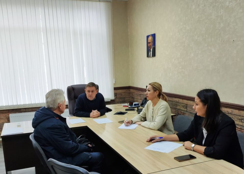 17 декабря заместитель генерального директора ГУП РК «Вода Крыма» Юлия Шопинская провела выездной прием граждан в Ленинском филиале