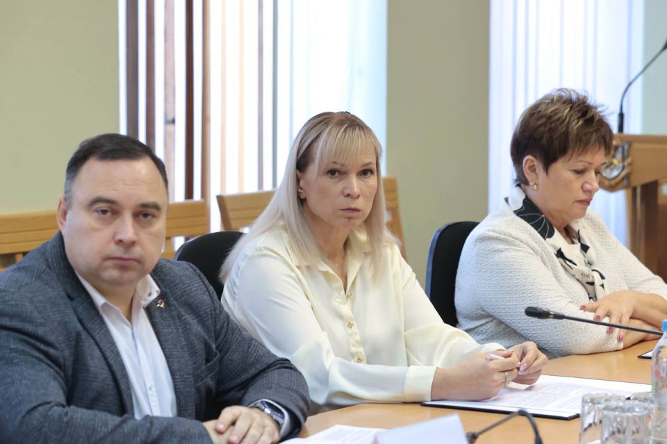 Заседание Комитета Госсовета Крыма по социальной политике Заседание Комитета Госсовета Крыма по социальной политике