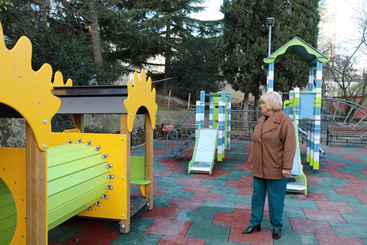 Галина Огнёва: Волшебная зима в Алуште! Несмотря на декабрь, сегодня на улице тепло и солнечно – настоящее чудо! Как же прекрасно жить в нашем удивительном Крыму