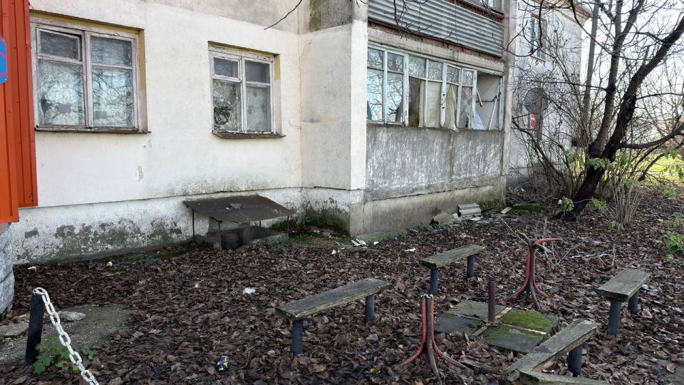 Антон Кравец: В с. Ивановка в многоквартирных домах по ул.Ленина 38, ул.Ленина 39 и ул.Ленина 40 проведены работы по ремонту кровли Антон Кравец: В с. Ивановка в многоквартирных домах по ул.Ленина 38, ул.Ленина 39 и ул.Ленина 40 проведены работы по ремонту кровли