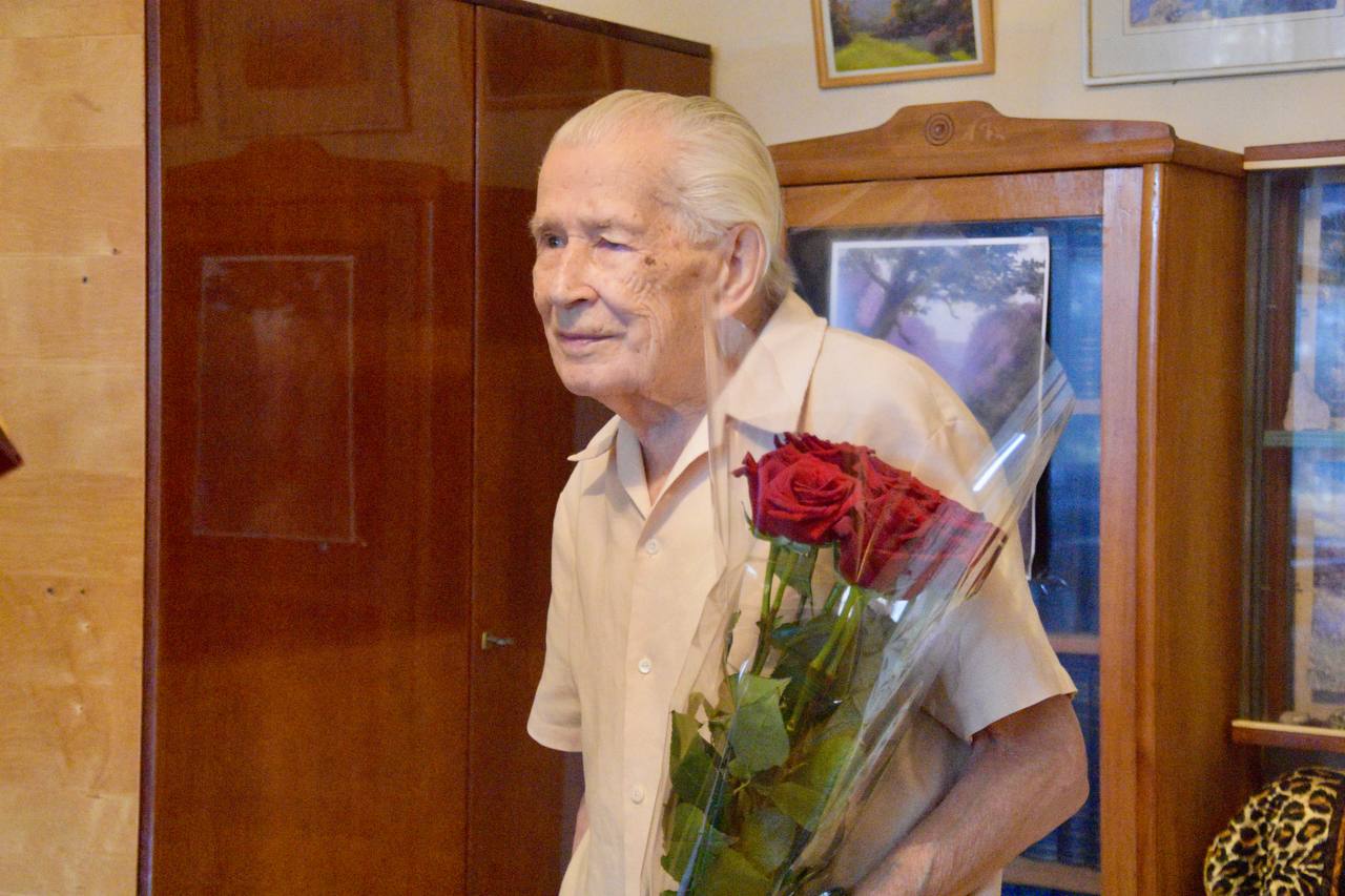 Михаил Афанасьев: Рад лично поздравить с Днем Рождения уважаемого Георгия Николаевича Рубиновского! Михаил Афанасьев: Рад лично поздравить с Днем Рождения уважаемого Георгия Николаевича Рубиновского!