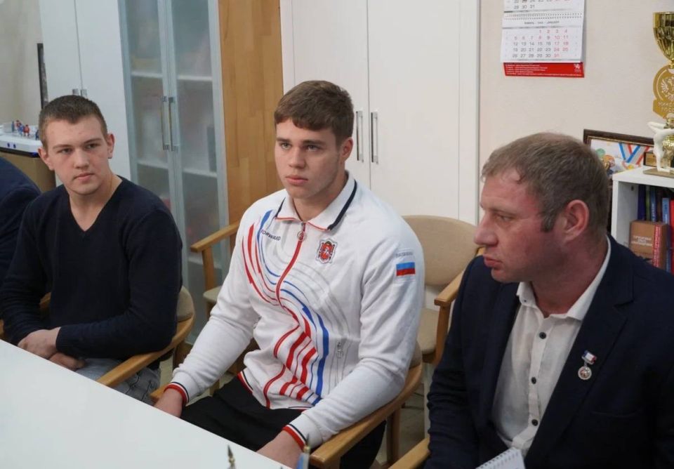 Ольга Торубарова: Крымские спортсмены и тренеры по сумо отмечены ведомственными наградами Ольга Торубарова: Крымские спортсмены и тренеры по сумо отмечены ведомственными наградами