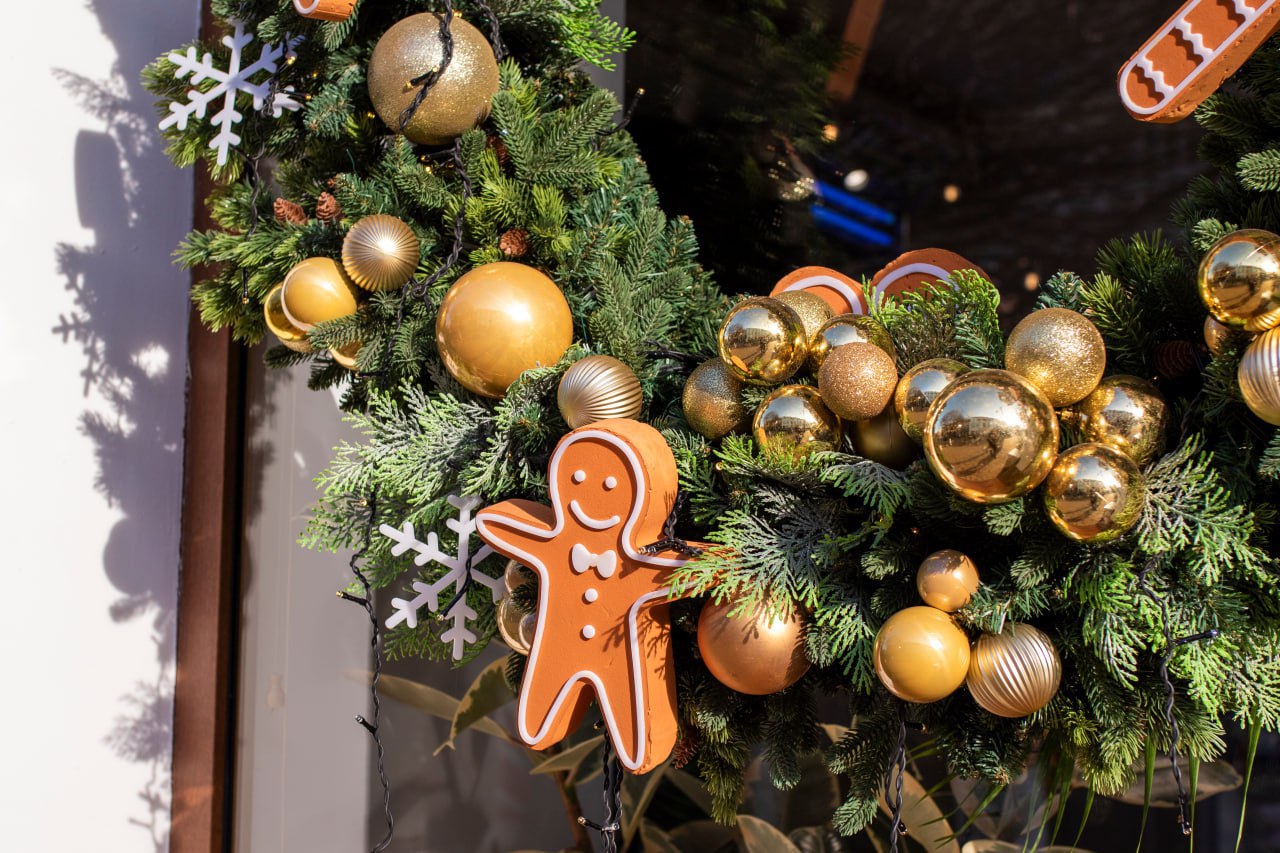 Симферополь готовится к Новому году Симферополь готовится к Новому году