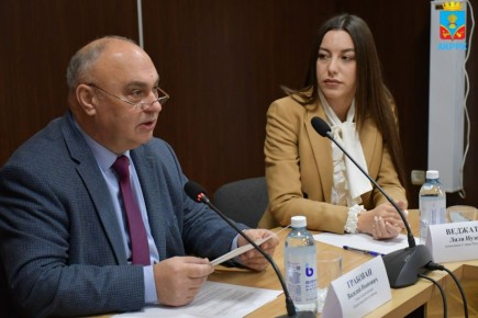 Василий Грабован: Провёл расширенное аппаратное совещание, с представителями ключевых структур района