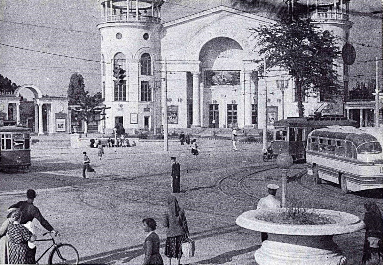 В рамках рубрики #летописьгорода мы вспоминаем важные события из истории столицы Крыма