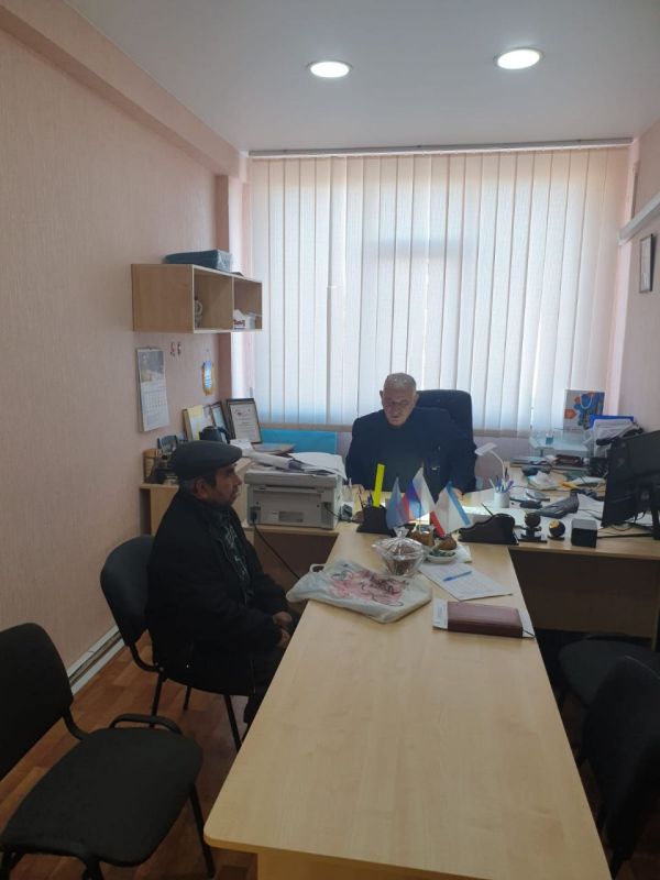 Заместитель председателя Государственного комитета по делам межнациональных отношений Республики Крым Рефат Дердаров провел прием граждан Заместитель председателя Государственного комитета по делам межнациональных отношений Республики Крым Рефат Дердаров провел прием граждан