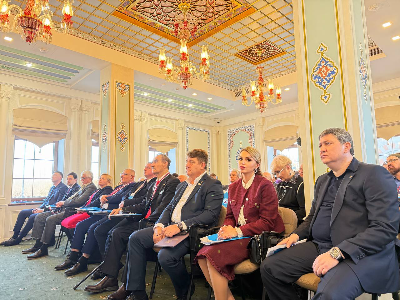 Анастасия Гридчина: В Крыму проходит съезд крымских татар проживающих за рубежом Анастасия Гридчина: В Крыму проходит съезд крымских татар проживающих за рубежом